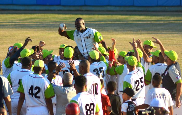  Agricultores mantiene casi intacta su nómina rumbo a la Serie del Caribe. foto: Ricardo López Hevia 	