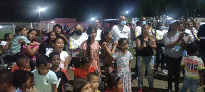 Juntos, cubanos y venezolanos evocan a Martí en el estado Bolivar. 