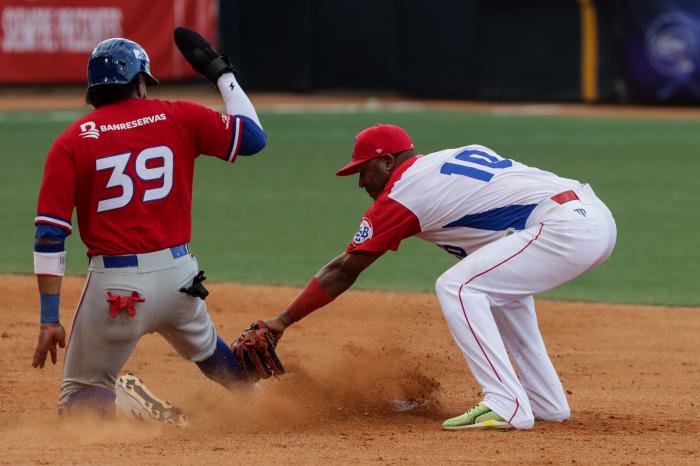 FOTOS Serie del Caribe - Cuba vs Dominicana (Juego 2)