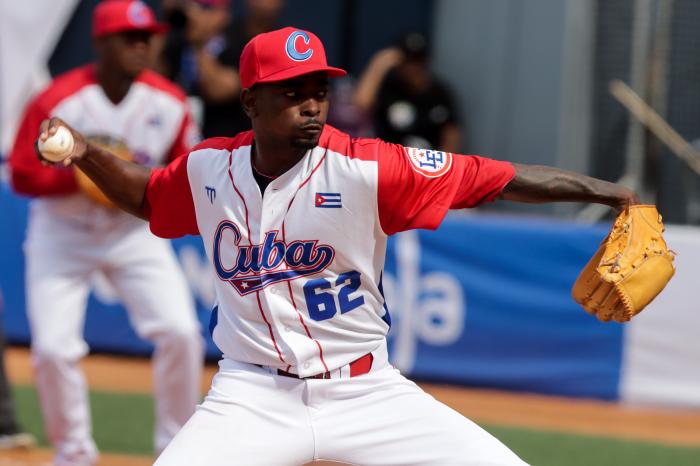 FOTOS Serie del Caribe - Cuba vs Dominicana (Juego 2)
