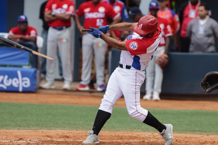 FOTOS Serie del Caribe - Cuba vs Dominicana (Juego 2)