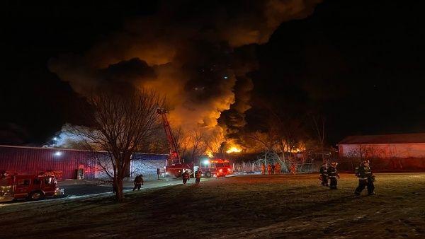 Las autoridades locales decidieron evacuar a los pobladores cercanos al área del accidente.
