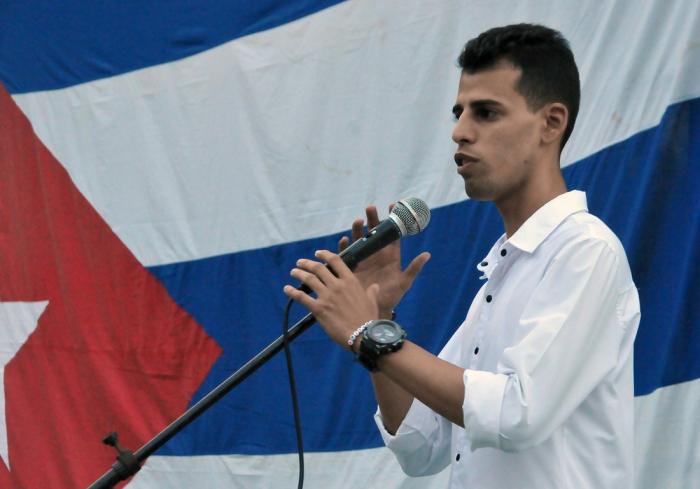 Lázaro Alejandro en los recorridos de presentaciones al pueblo de los candidatos al Parlamento del municipio de Cienfuegos, transcurridos durante lunes y martes en la Perla del Sur.