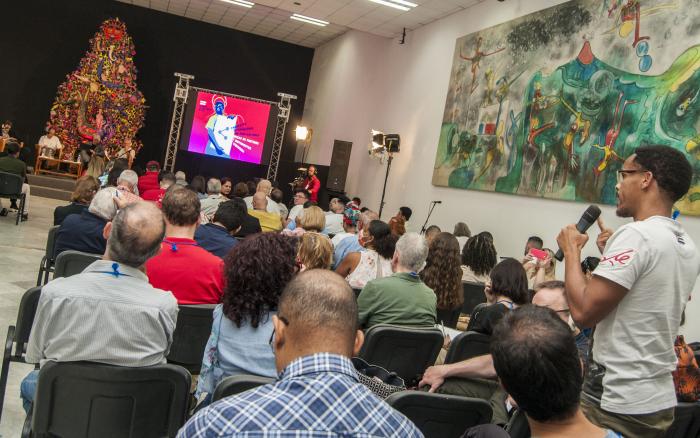 Primer Encuentro Internacional de Publicaciones Teóricas de Partidos y Movimientos de Izquierda.Intervencion de Iramis Rosique Miembro de la Revista la Tizza