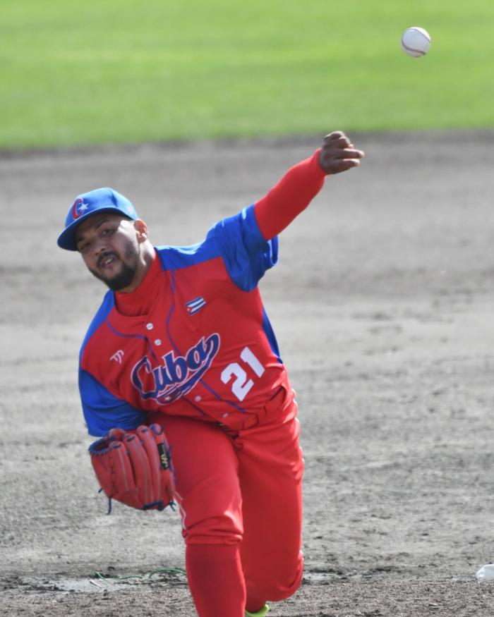 Naykel Cruz tuvo una excelente salida, sin jits ni boletos, en dos entradas y dos tercios. Foto: Yuhki Ohboshi