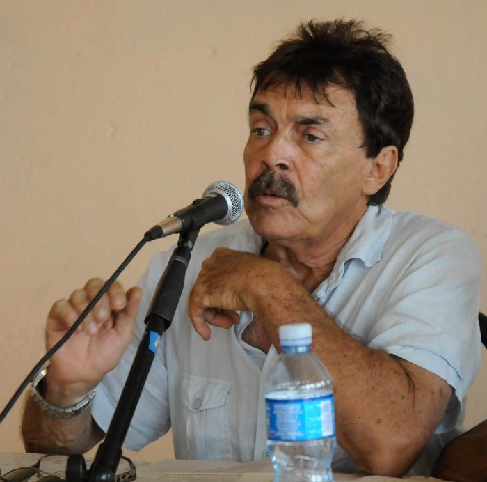 En el plano de las relaciones laborales y humanas, Rolando supo ser amigo, transparente y leal, y jefe vertical. foto: José M. Correa Armas 