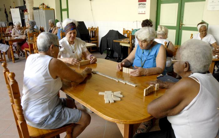 El envejecimiento poblacional es transversal a todos los procesos sociales y a la vez uno de los asuntos más retadores y relevantes que enfrentamos hoy. foto: Alberto Borrego Ávila