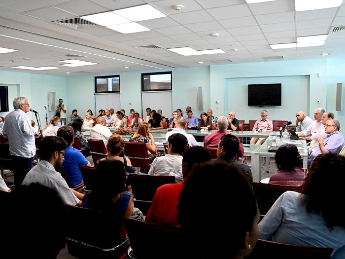 Desde la Cujae se han ido tomando iniciativas en sectores como el transporte, la robótica y automatización, la eficiencia energética y la energía renovable, la gobernabilidad y el control popular, entre otros frentes. foto: Estudios Revolución