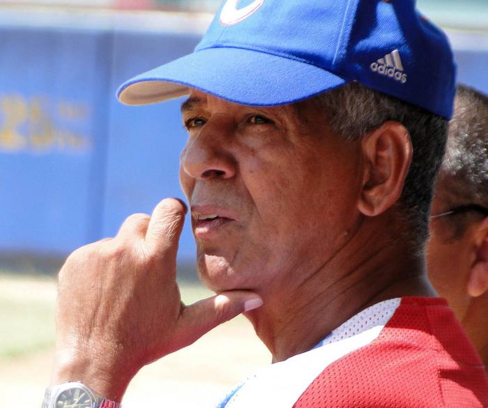 Carlos Martí, aunque se retira, no se alejará del apasionante deporte de las bolas y los strikes. foto: Ibrahín Sánchez