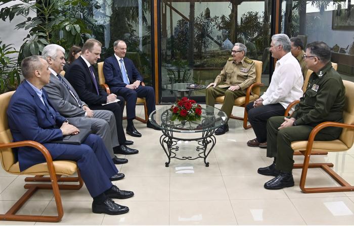 Durante el encuentro intercambiaron sobre el excelente estado de las relaciones entre ambas naciones. 
foto: estudios revolución