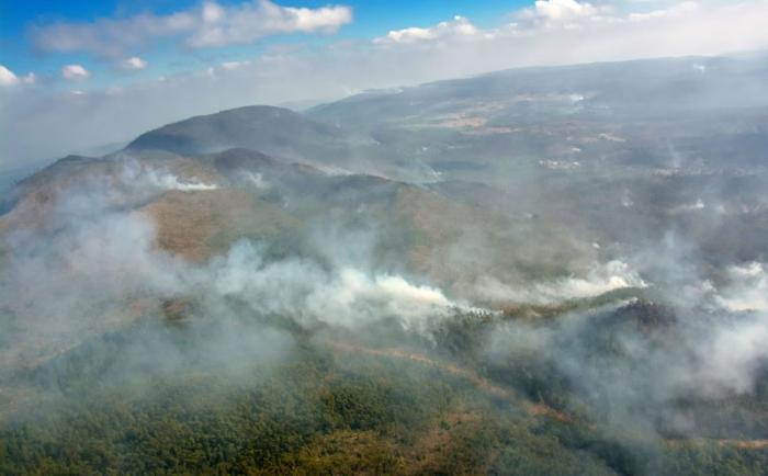 Incendio forestal de grandes proporciones que afecta la meseta de Pinares de Mayarí, provincia de Holguín, Cuba, el 23 de febrero de 2023. ACN FOTO/Juan Pablo CARRERAS