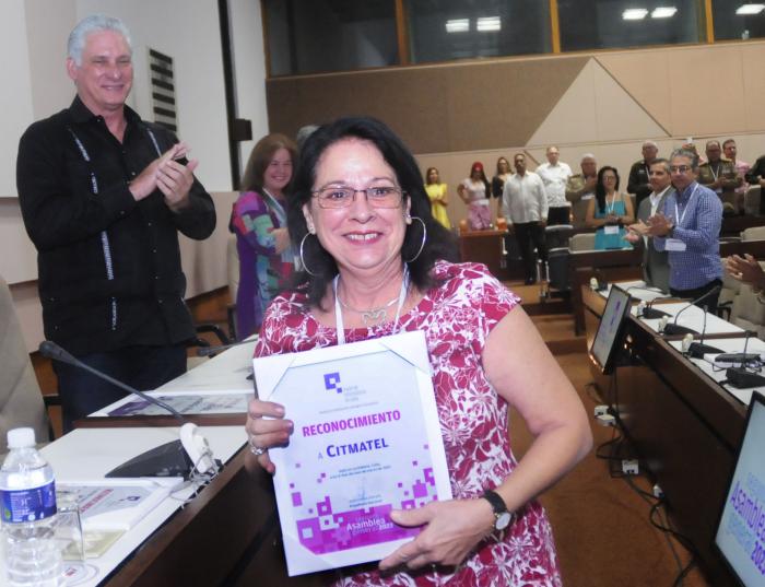 Entrega de reconocimientos en la Clausura de la Asamblea General 2023 de la Unión de Informáticos de Cuba, presidido por Miguel Díaz-Canel, Presidente de la República, desarrollado en el Palacio de Convenciones.