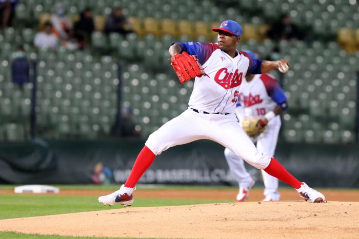 El trabajo del zurdo guantanamero Ronnie Elías ha sido lo mejor del pitcheo cubano en esta justa. 
Foto: Roberto Morejón