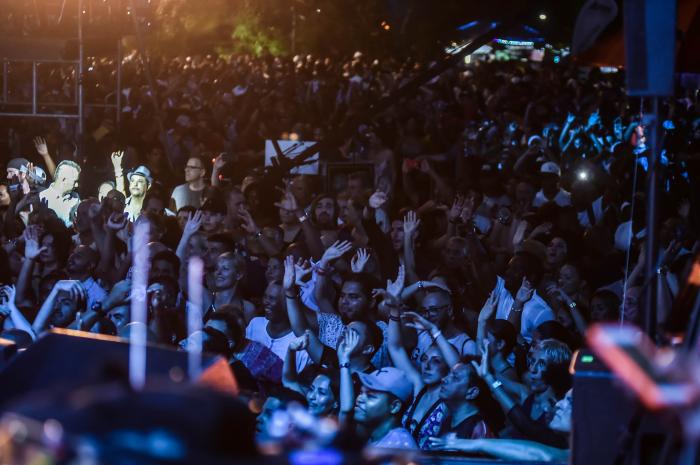 4ta Edición Habana-Cuba del Festival de la Salsa dedicado al 50 aniversario de los Van Van y al centenario del natalicio de Benny Moré, en el Parque Metropolitano