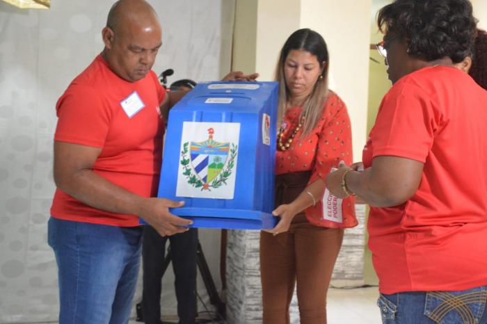Colegio electoral donde votó el Presidente de Cuba