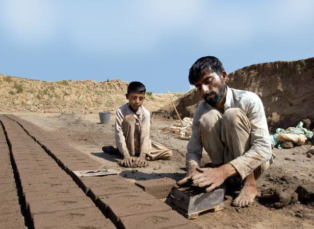 Cincuenta millones de personas viven todavía en situación de esclavitud en pleno siglo xxi. 