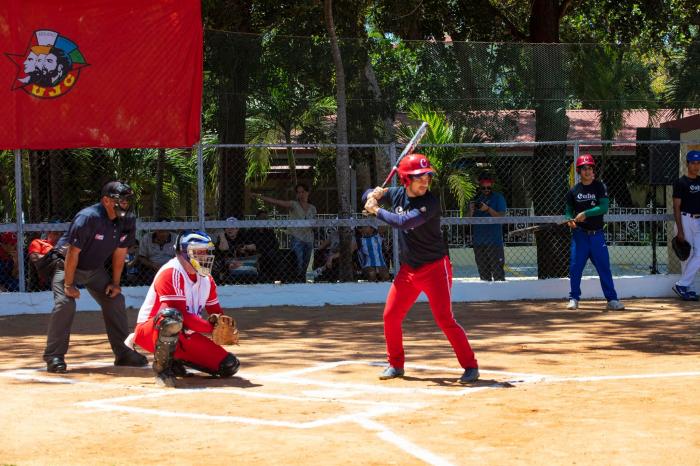 encuentro-amistoso-de-beisbol-ujc-pcc