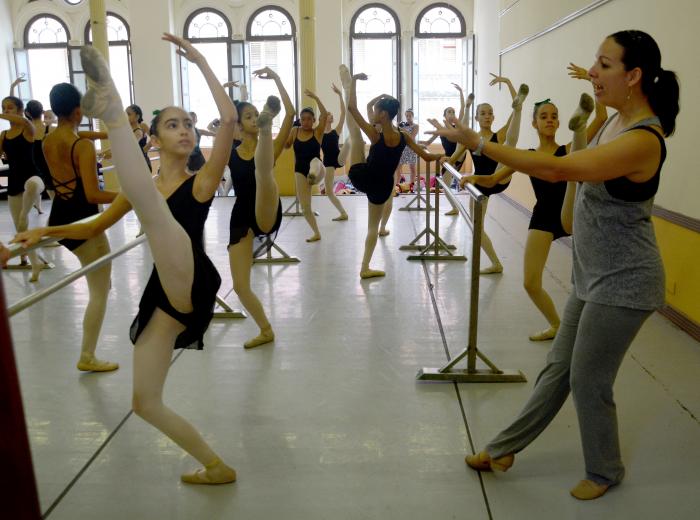 La danza, un lenguaje para que se abracen las naciones › Cultura › Granma Órgano oficial del PCC La danza, un lenguaje para que se abracen las naciones › Cultura › Granma Órgano oficial del PCC