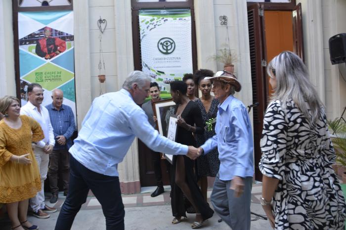 Miguel Díaz-Canel Bermúdez, Primer Secretario del Partido y Presidente de Cuba presidió la entrega del Premio Nacional de Cultura Comunitaria
