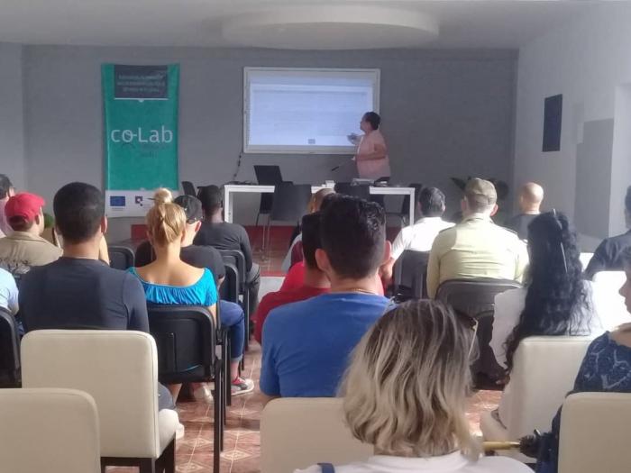 El laboratorio tunero ya ha comenzado a funcionar, con el concurso de diferentes actores de la sociedad local. Foto de la autora