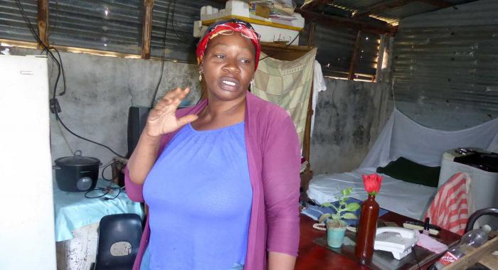 Elizabeth es una de los miles de pinareños que viven en facilidades temporales desde el paso de Ian.
Foto del autor