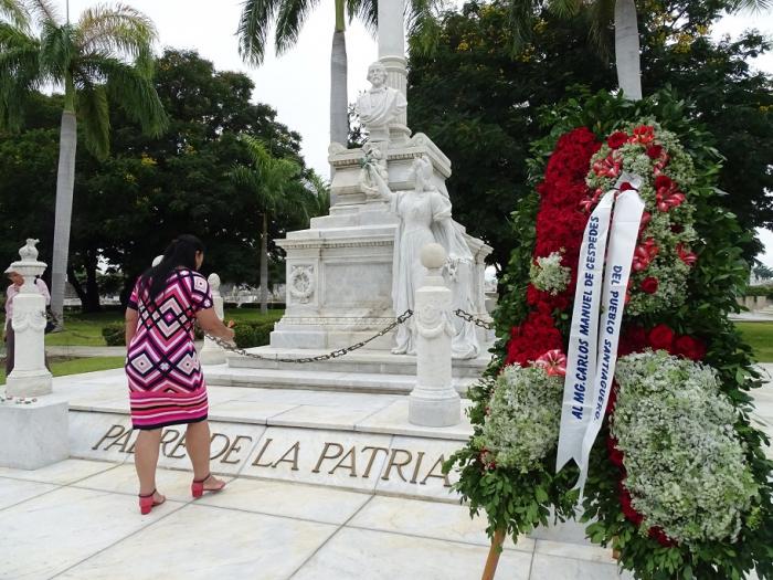 El tributo a Céspedes estuvo encabezado por la integrante del Buró Ejecutivo del Partido en la provincial, Yudelkis Ortiz.