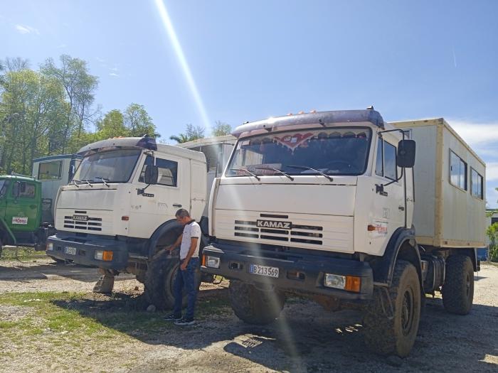 Una de las mayores afectaciones que enfrenta el parque automotor de los medios de transporte rural es el
déficit de neumáticos y baterías. FOTO DE LA AUTORA