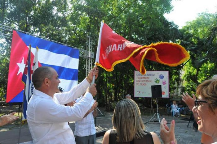 Empresa de Propaganda y Eventos recibió la Bandera de Colectivo Vanguardia Nacional