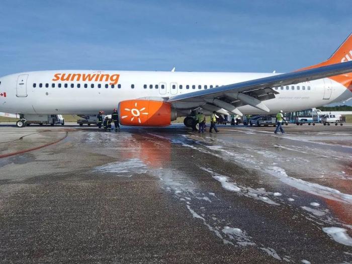 avión de la aerolínea Sunwing aterriza en Varadero