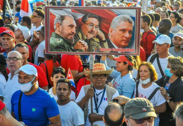 Desfile y concentración día de la los trabajadores en La Habana