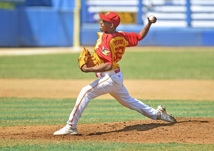 Renner Rivero lanzó una joya de pitcheo frente a Pinar del Río. foto: abel rojas