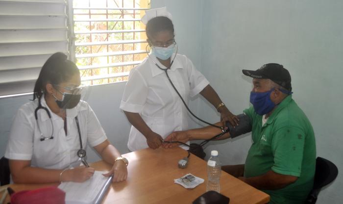 Consultorio del Medico de la Familia No 8 reparado por el Ministerio de la Agricultura.