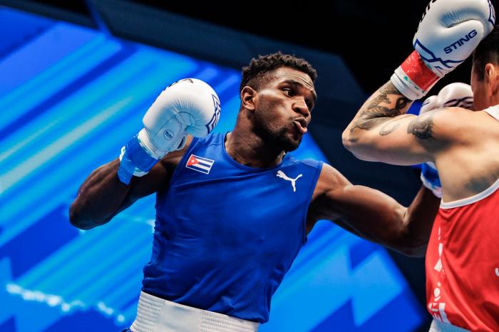 Yoenlis Hernández se mantiene en la pelea por defender su título