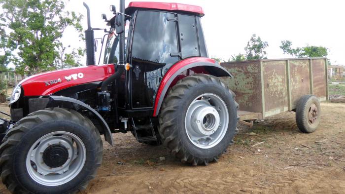 Tractores que deben llegar a manos de productores tabacaleros de todo el país