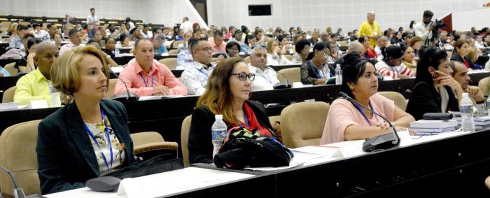 Segunda sesión extraordinaria de la X Legislatura. Segundo día de trabajo presidido por Esteban Lazo Herández, presidente de la ANPP y el Consejo de Estado, miembro del Buró Político del Partido.