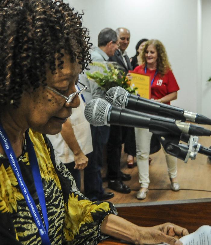 Clausura de la Feria del Libro-2019.Entrega de reconocimiento palabras de Nancy Morejón .Sala Nicolás Guillén