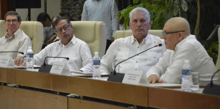 El Gobierno de Colombia y el ELN acordaron, en La Habana, el cese al fuego bilateral y la participación de la sociedad en la construcción de La Paz. FOTO: JUVENAL BALÁN