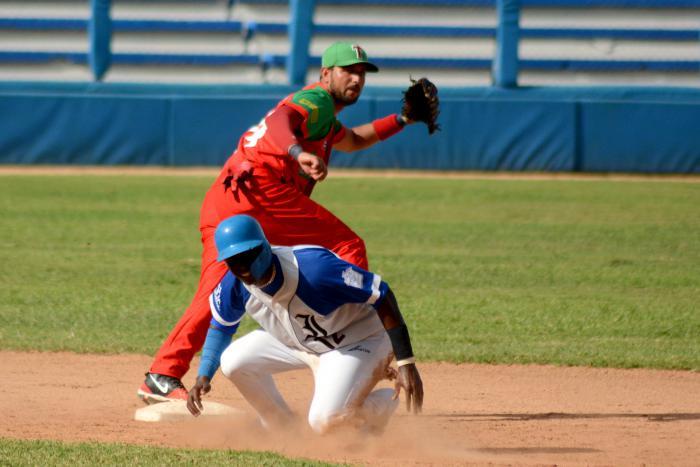 Serie Nacional de Béisbol - Industriales vs Las Tunas