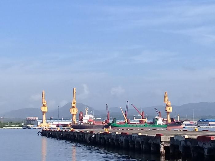 Distribuyen arroz para la zona oriental