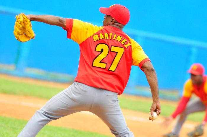 Beisbol-Serie 55 MTZ vs IND Yonder Martinez lanzador