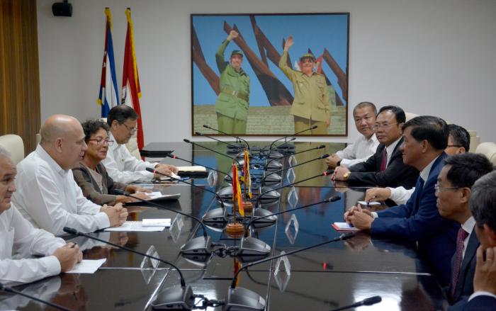 Recibió Morales Ojeda a delegación del Partido Comunista de Vietnam