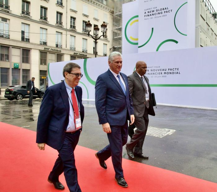 Díaz Canel en Cumbre de Paris