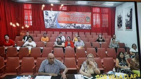 reunión con presidentes de las asambleas municipales del Poder Popular