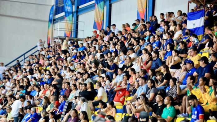 La afición salvadoreña desbordó la sede de la gimnástica. Foto: INDES   
