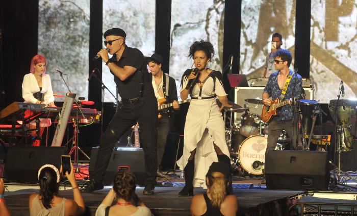 Concierto, Un Puente Hacia La Habana,grupo musical Amistades Peligrosa y Ernesto Blanco.