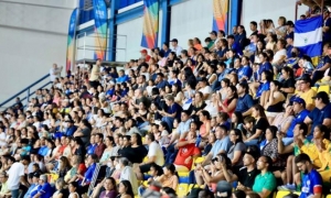 La afición salvadoreña desbordó la sede de la gimnástica. Foto: INDES   