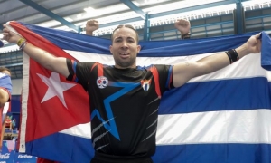 Cubano Andy Pereira se celebra triunfo frente al boricua Brian Afanador