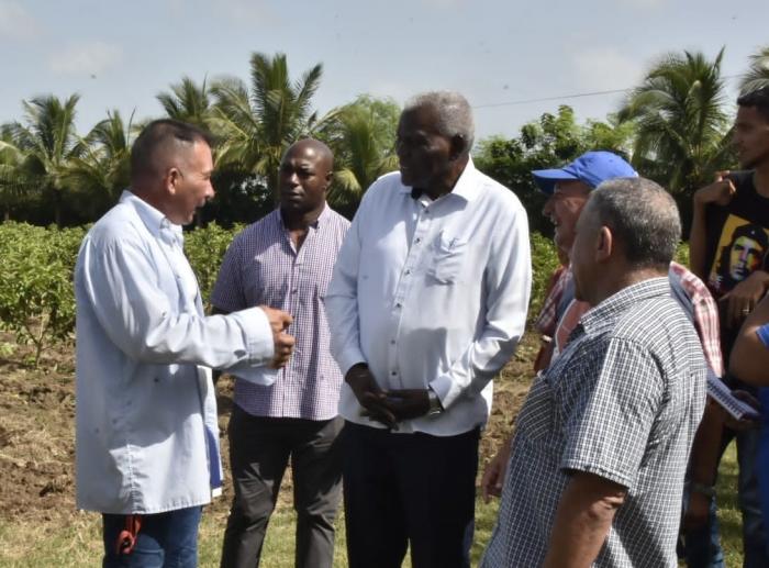 Lazo insistió en la necesidad de generalizar las buenas prácticas. 
Foto: Tony Hernández Mena