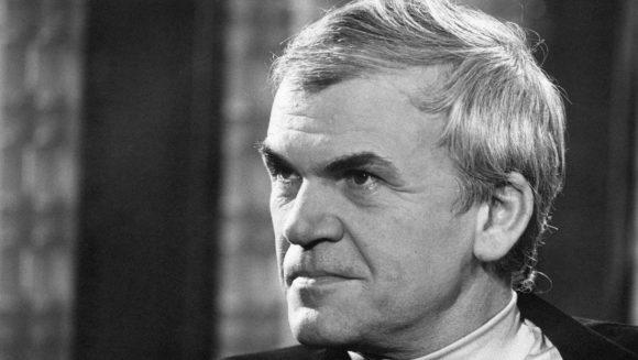 Milan Kundera escribió La insoportable levedad del ser. 