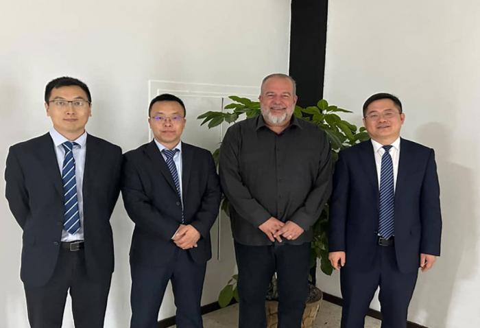 Primer ministro de Cuba recibió a vicepresidente de Yutong